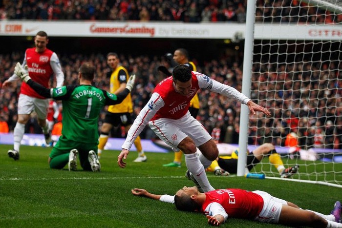 Van Persie luôn mang đến những bàn thắng cho Arsenal.